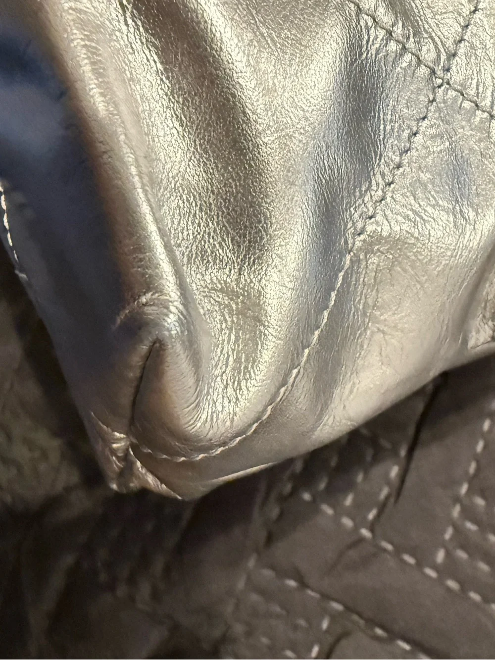 Chanel 22 in Metallic silver leather with silver hardware